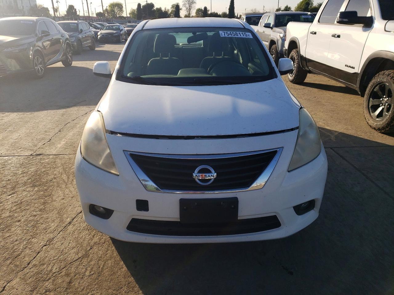 2013 NISSAN VERSA