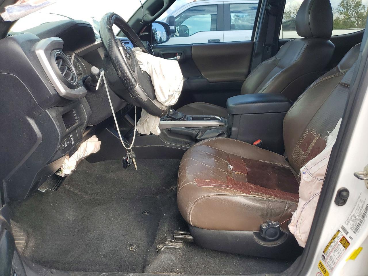 2016 TOYOTA TACOMA