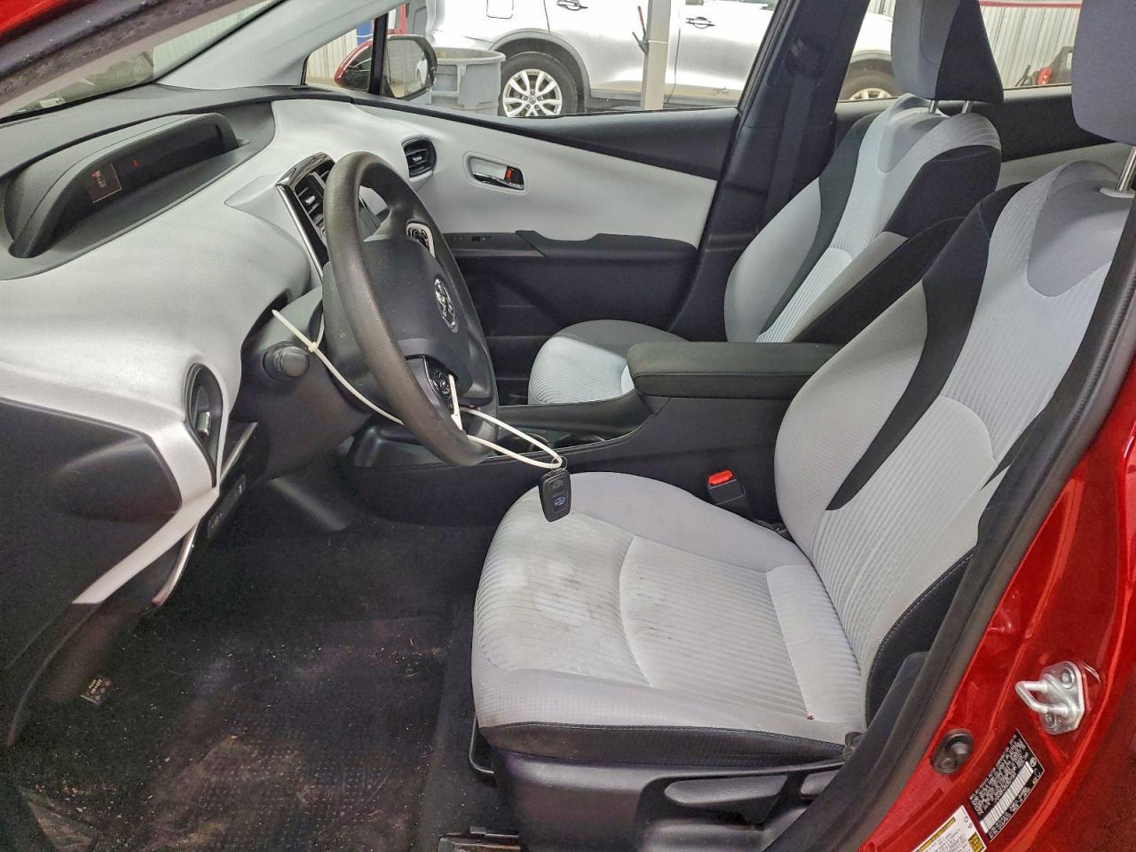 2016 TOYOTA PRIUS