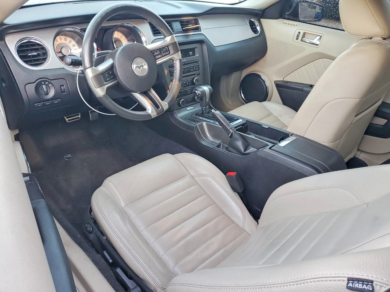 2011 FORD MUSTANG