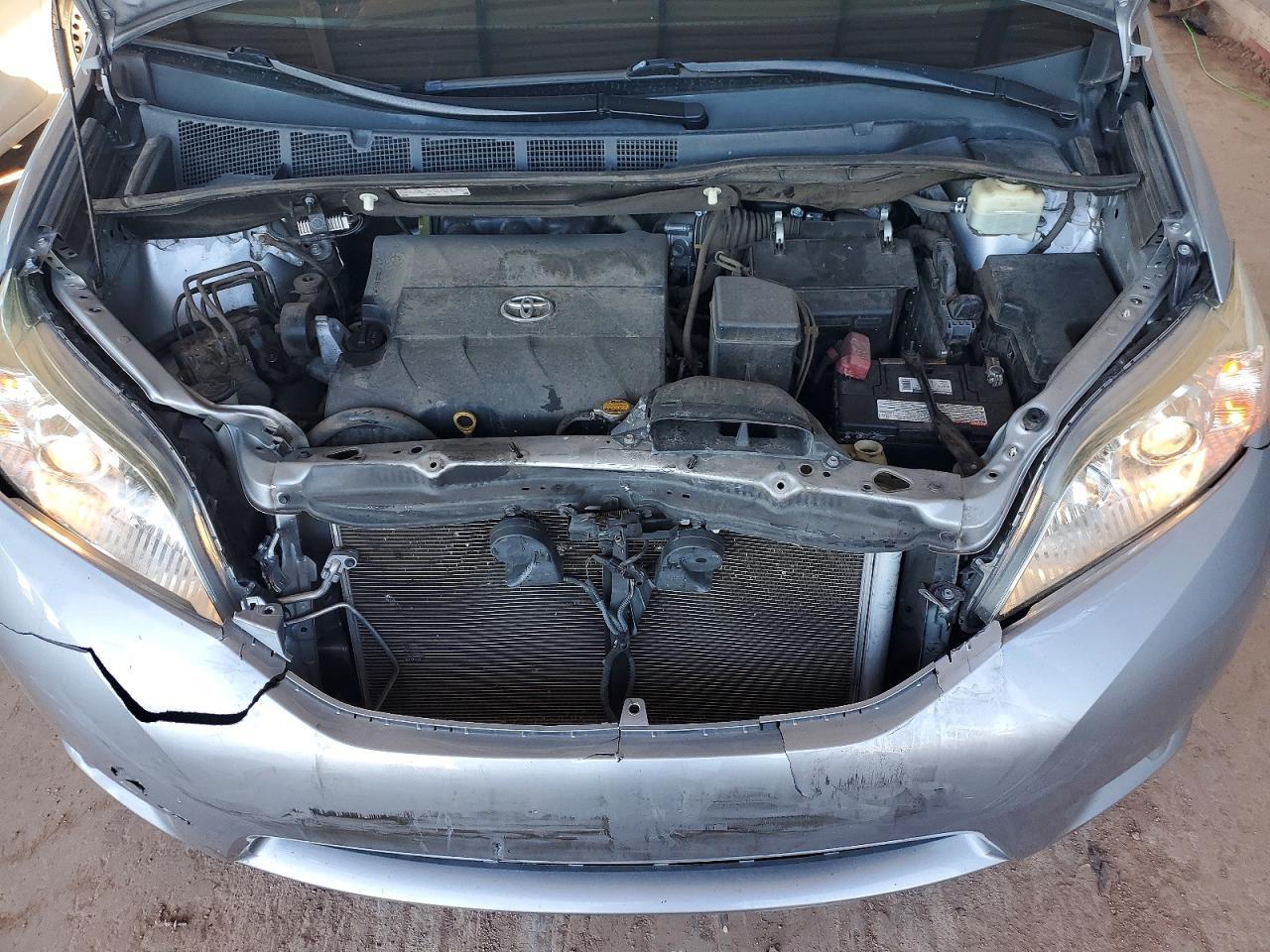 2015 TOYOTA SIENNA