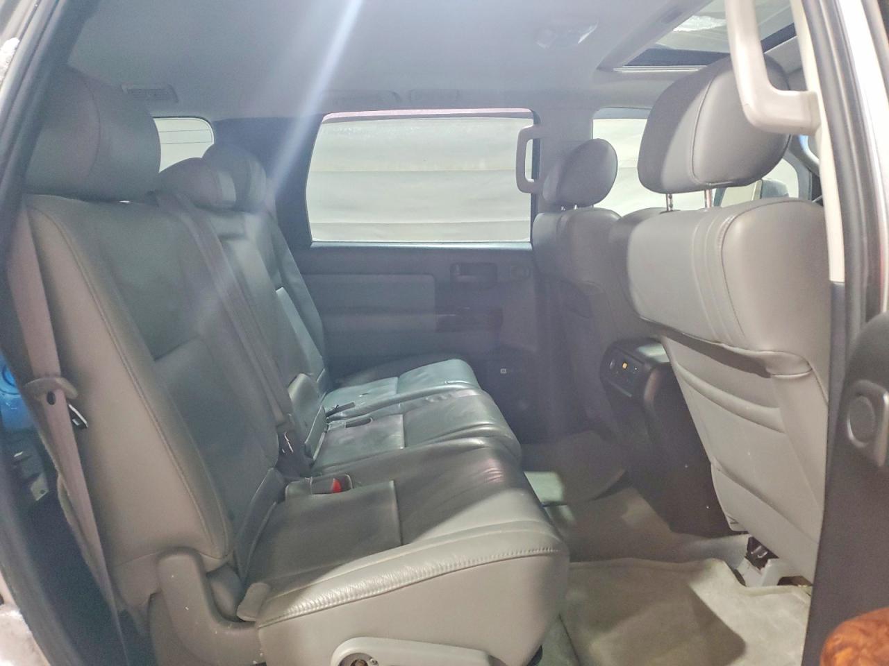2008 TOYOTA Sequoia