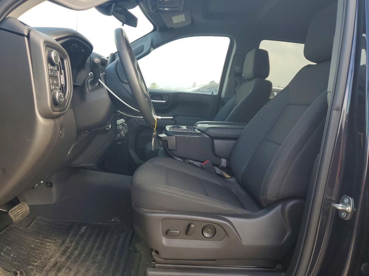 2023 CHEVROLET Silverado