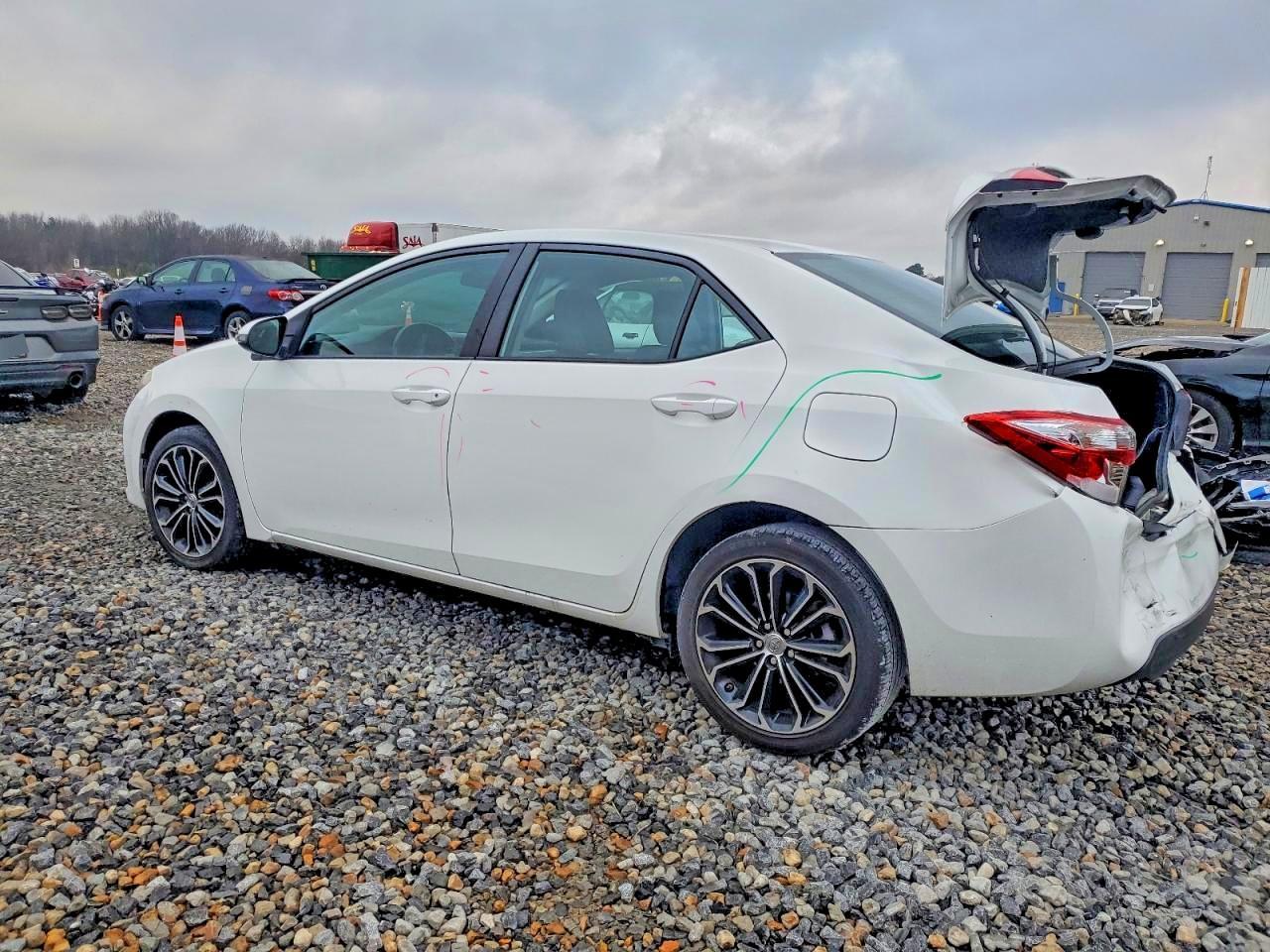 2016 TOYOTA COROLLA