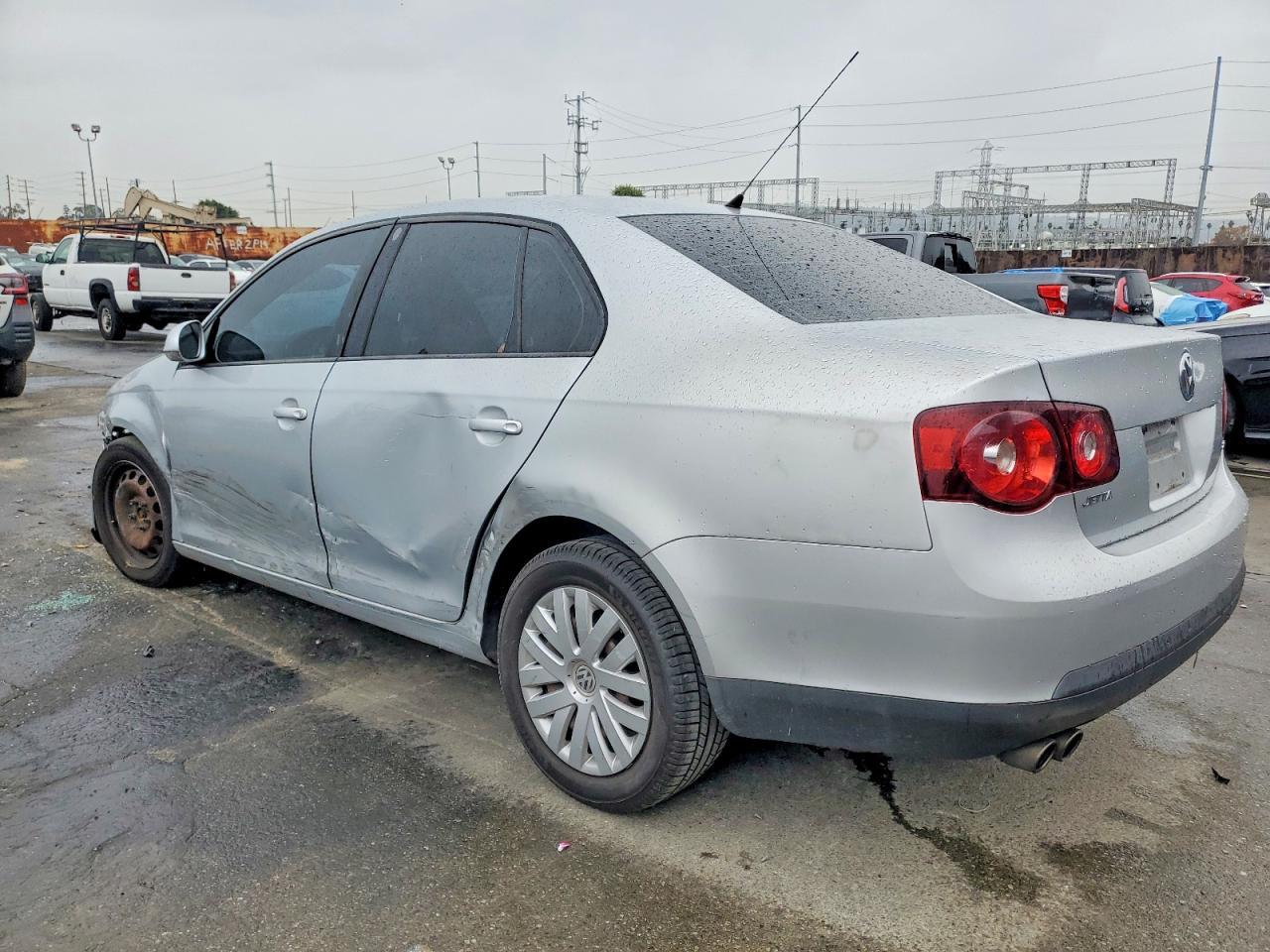 2010 VOLKSWAGEN JETTA