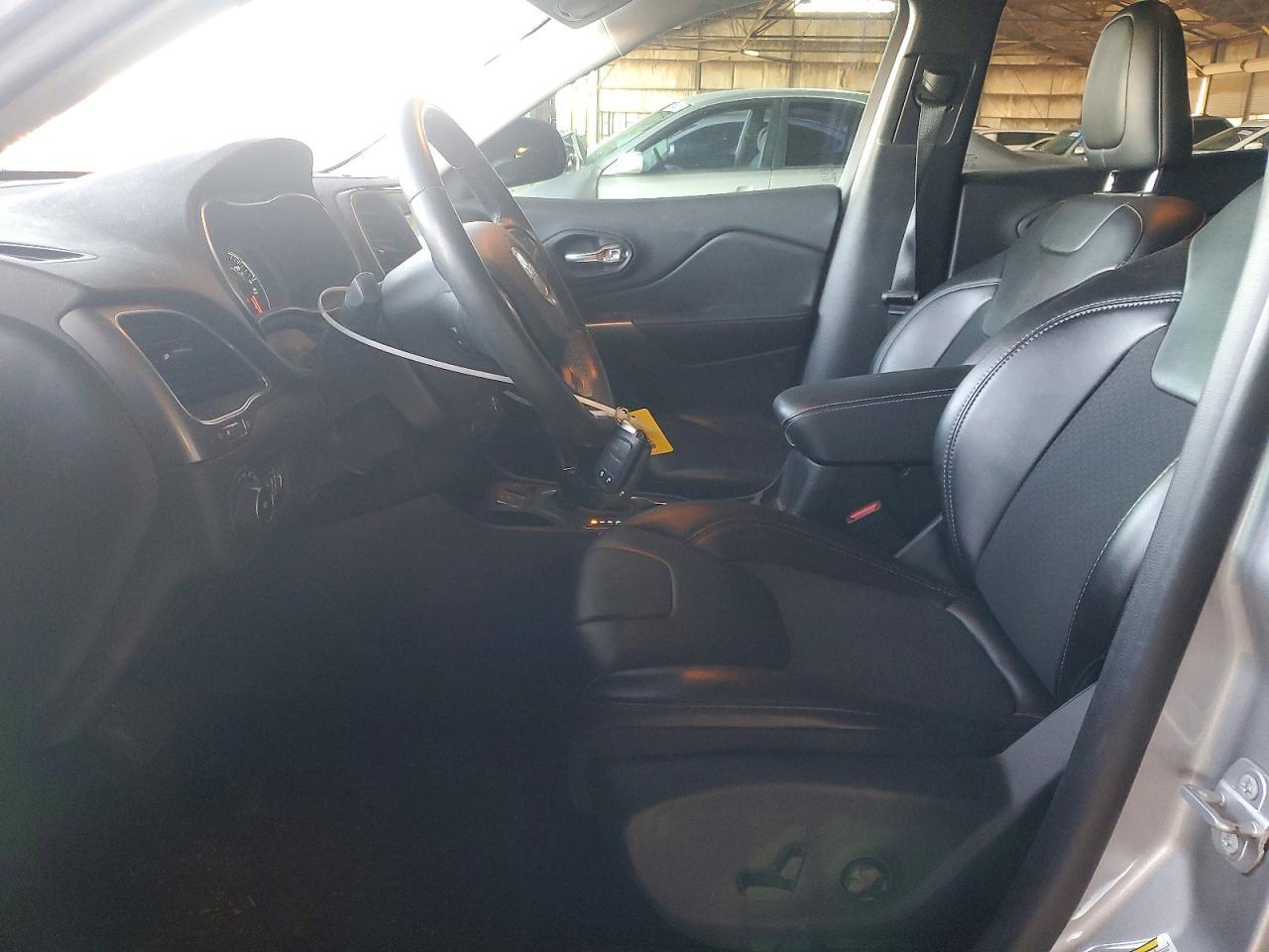 2019 JEEP CHEROKEE