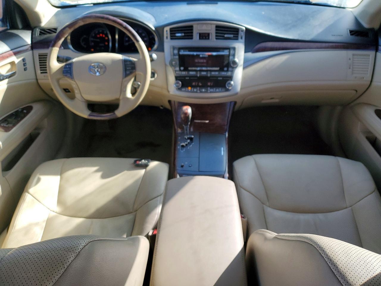 2011 TOYOTA Avalon
