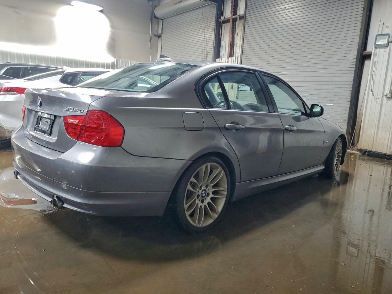 2011 BMW 3 SERIES