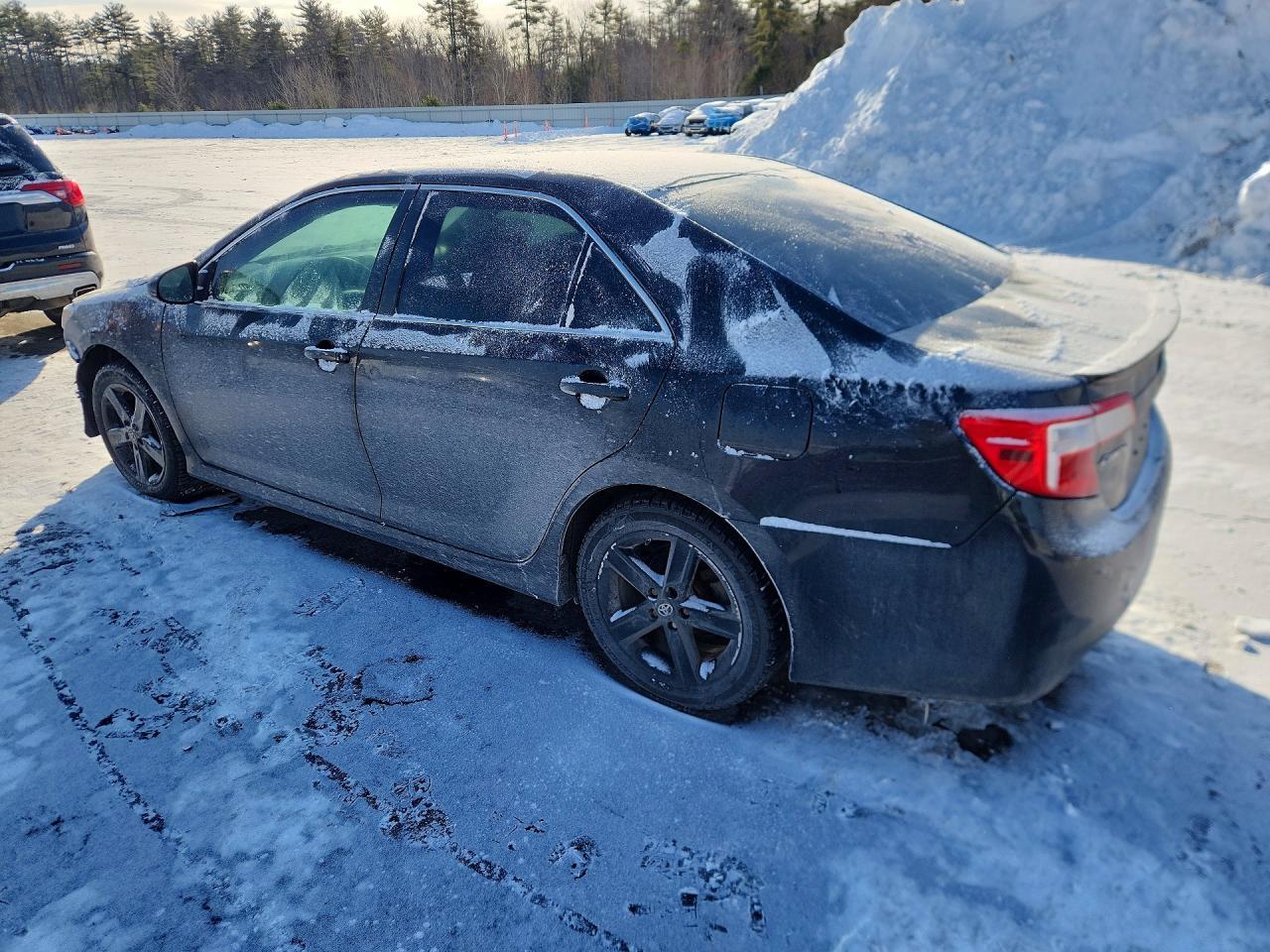 2014 TOYOTA CAMRY