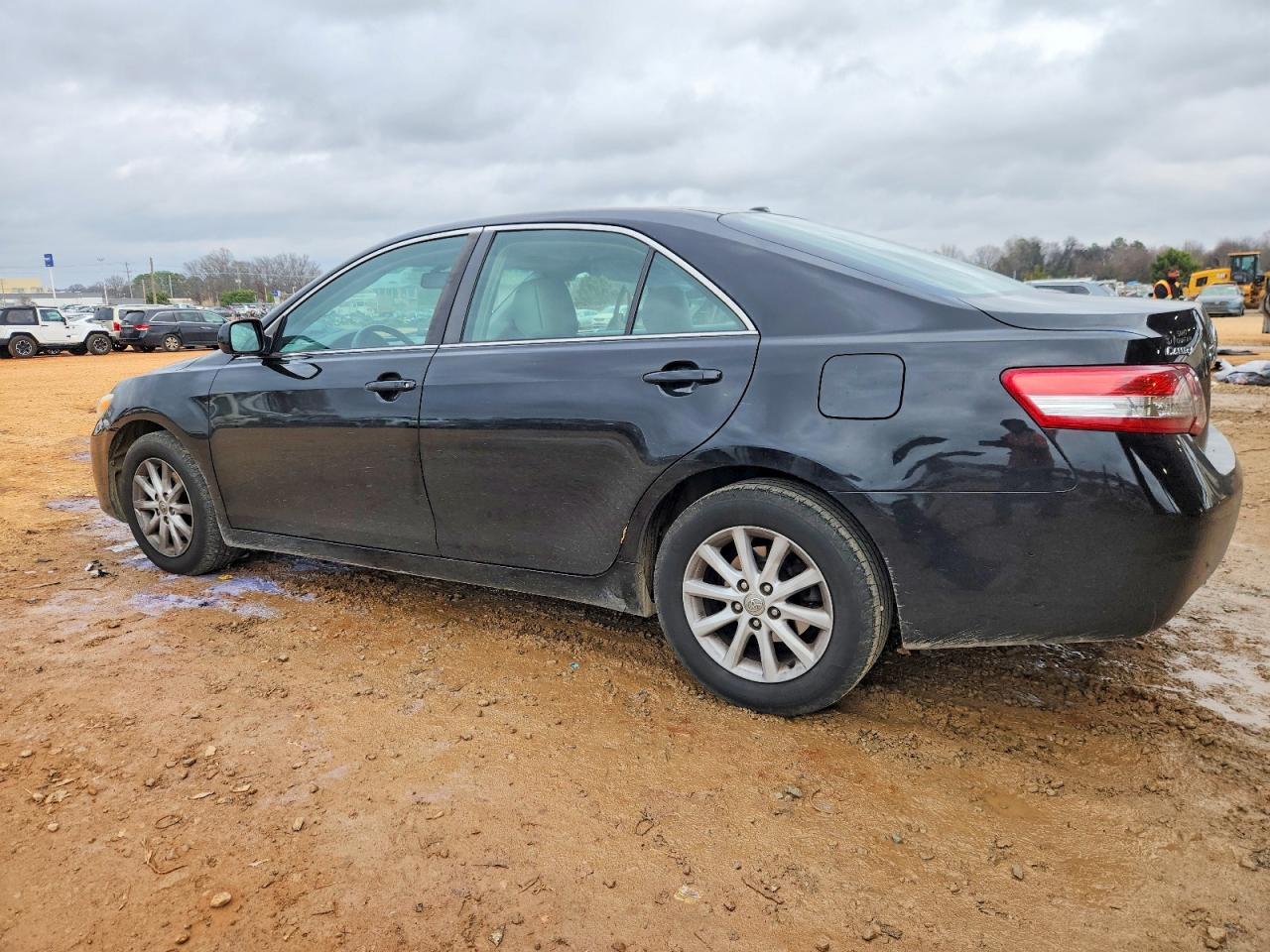 2011 TOYOTA CAMRY