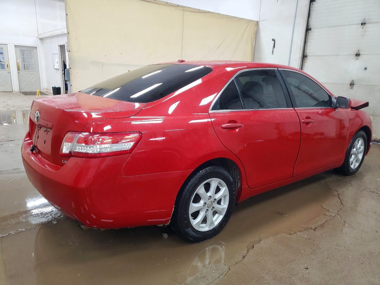 2011 TOYOTA CAMRY