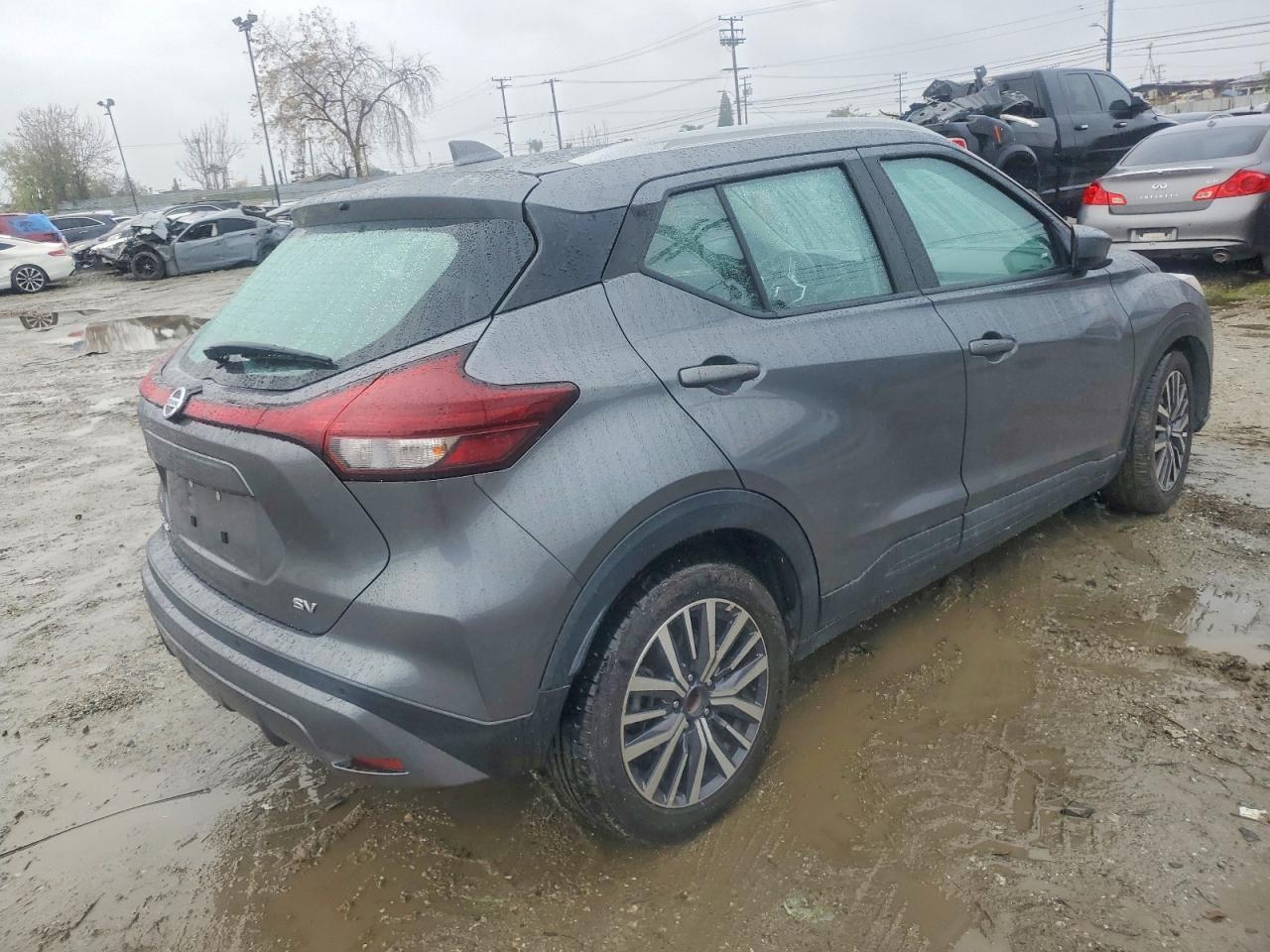 2021 NISSAN KICKS