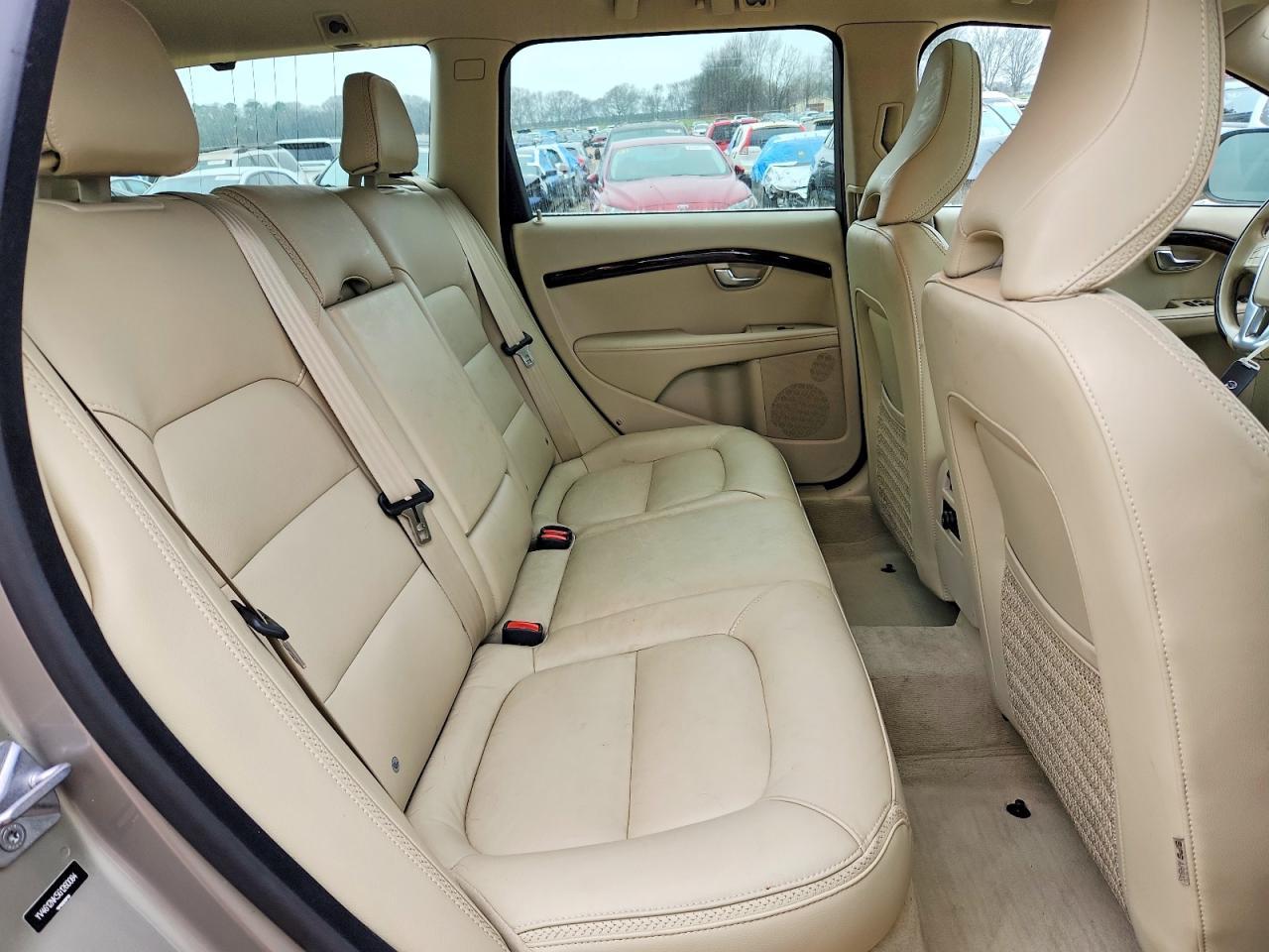 2016 VOLVO XC70