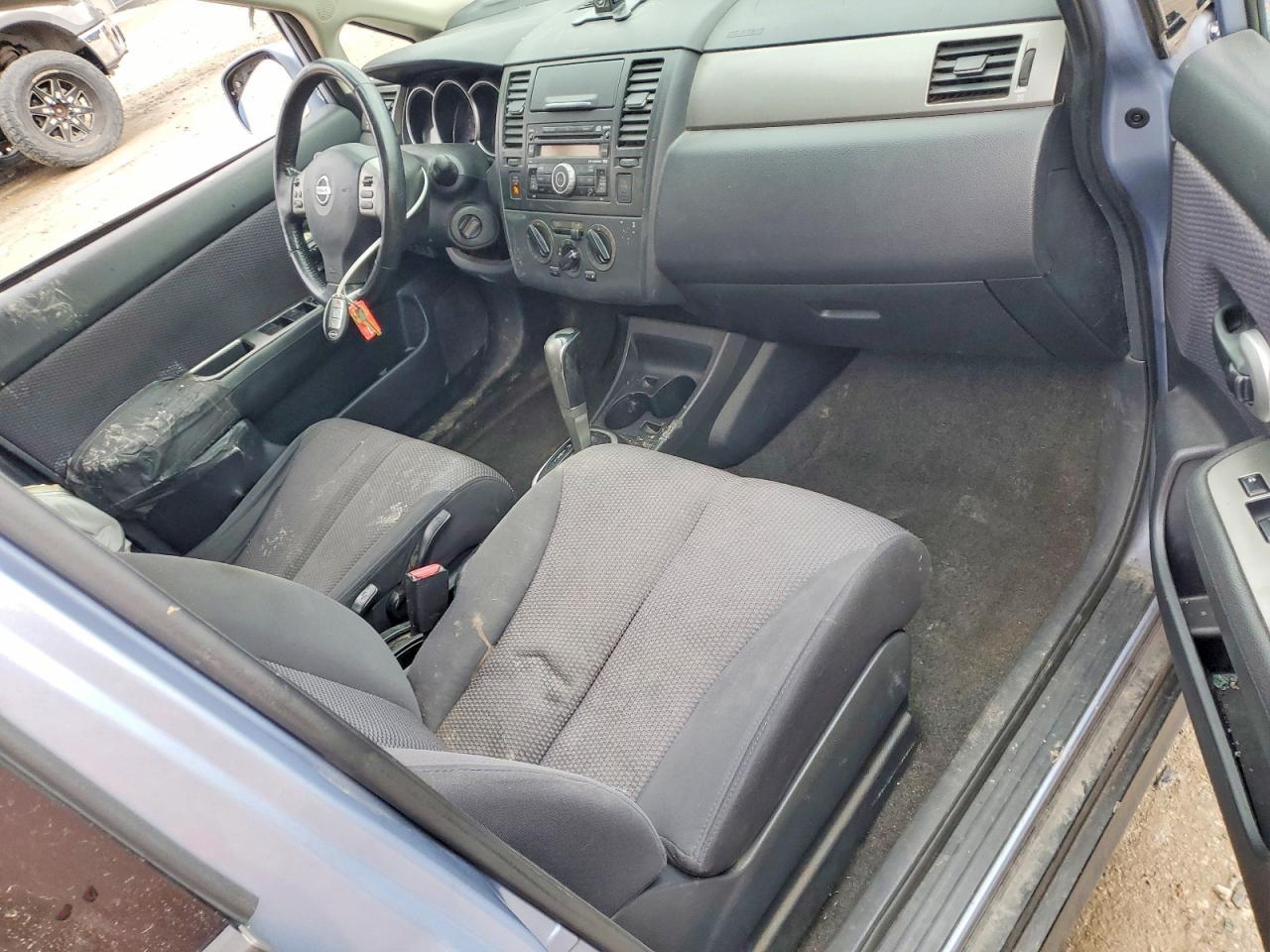 2009 NISSAN VERSA