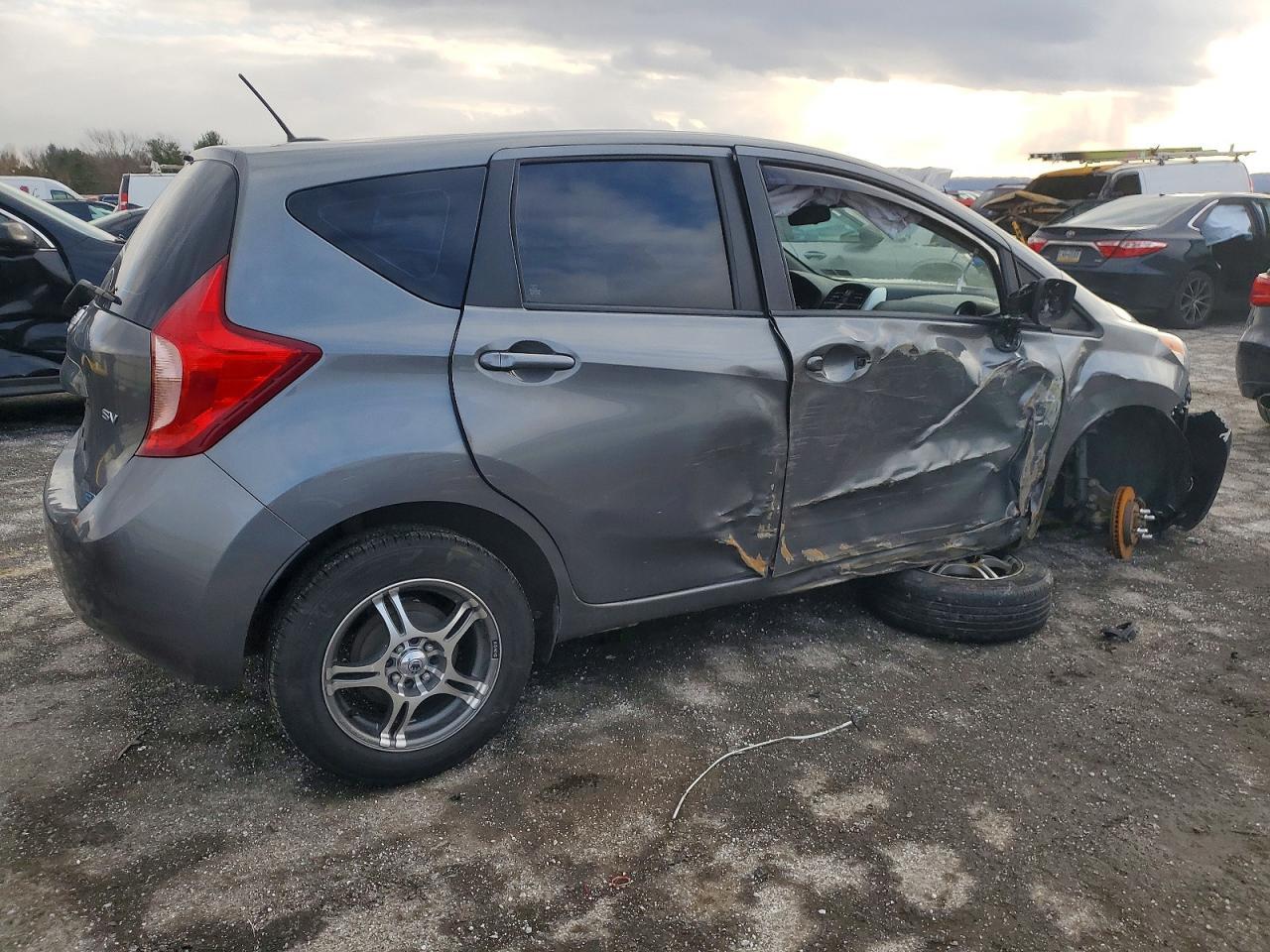 2016 NISSAN Versa Note