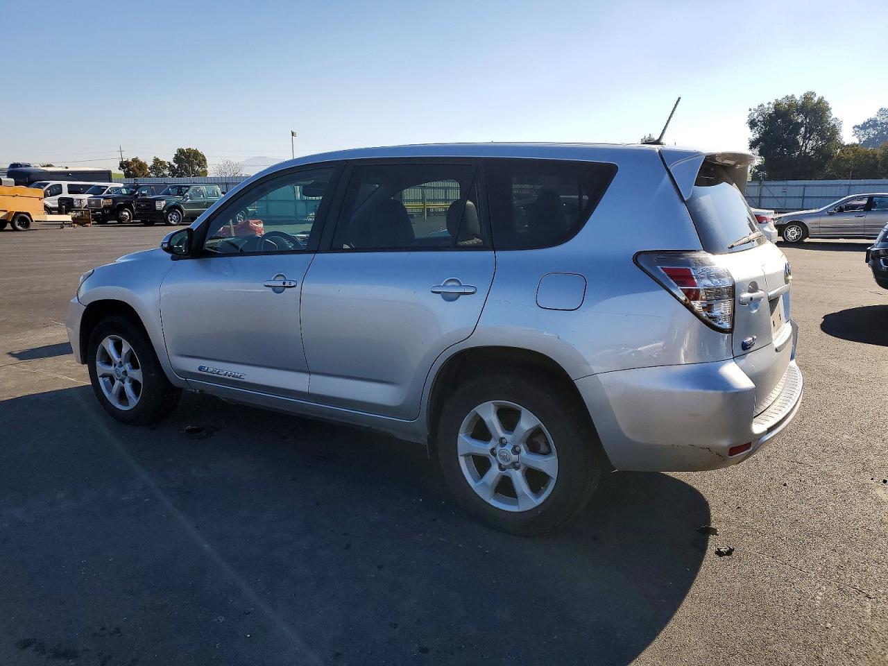 2013 TOYOTA RAV4