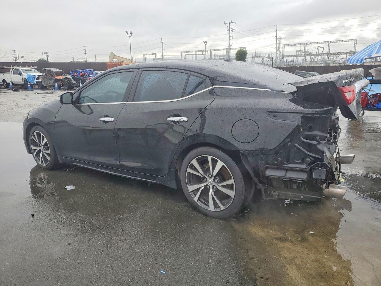 2017 NISSAN Maxima