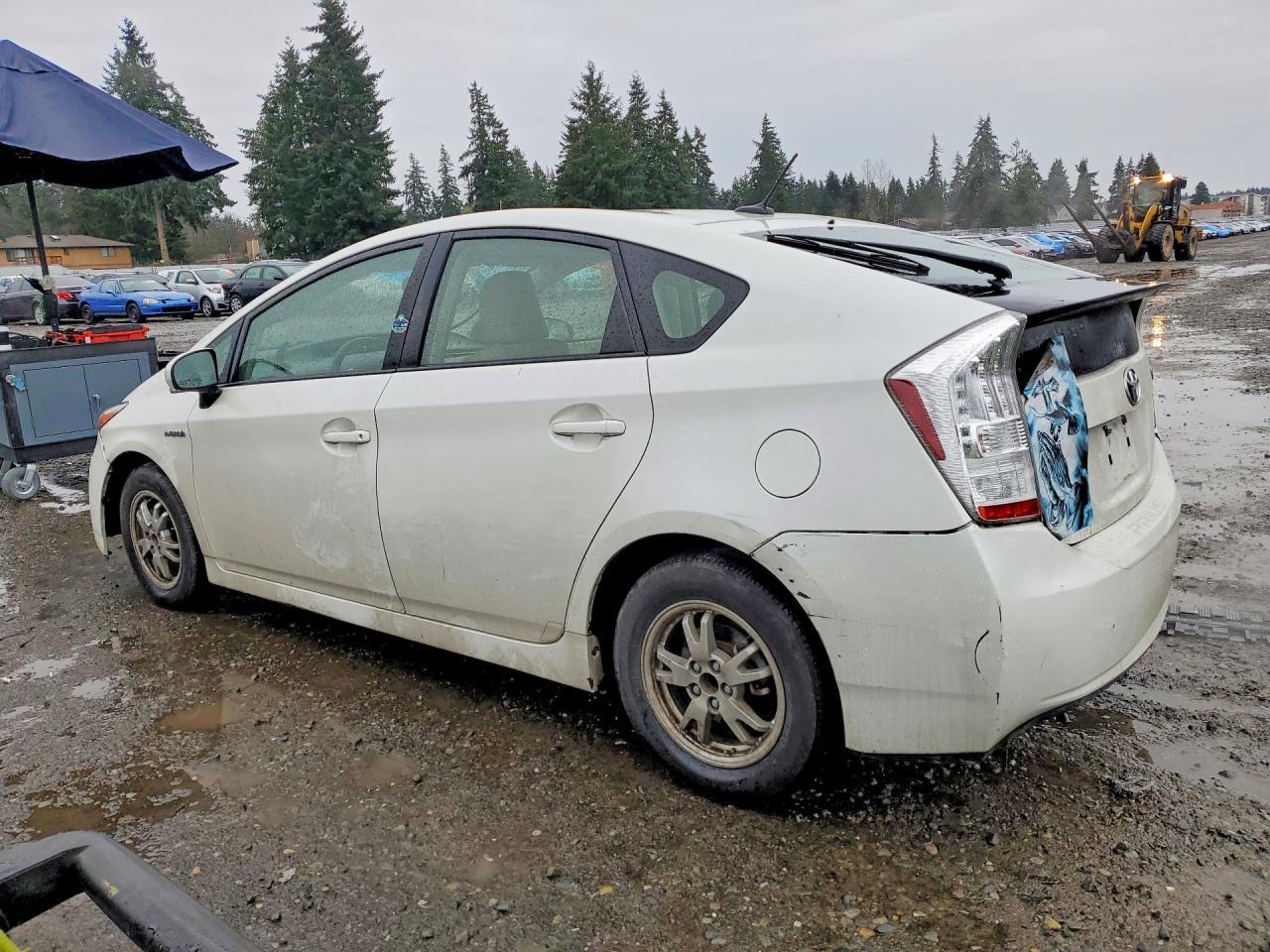 2011 TOYOTA PRIUS