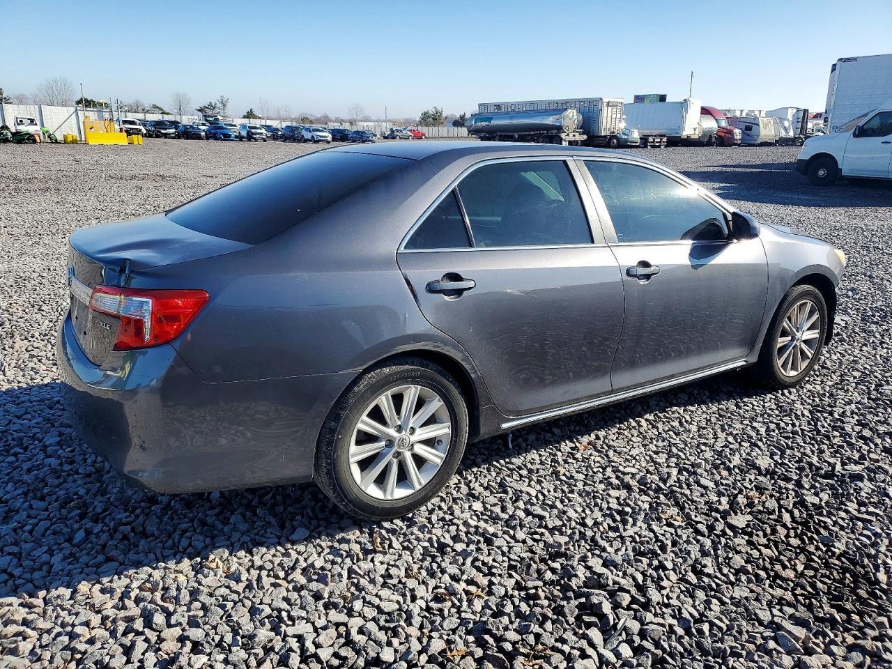2014 TOYOTA CAMRY