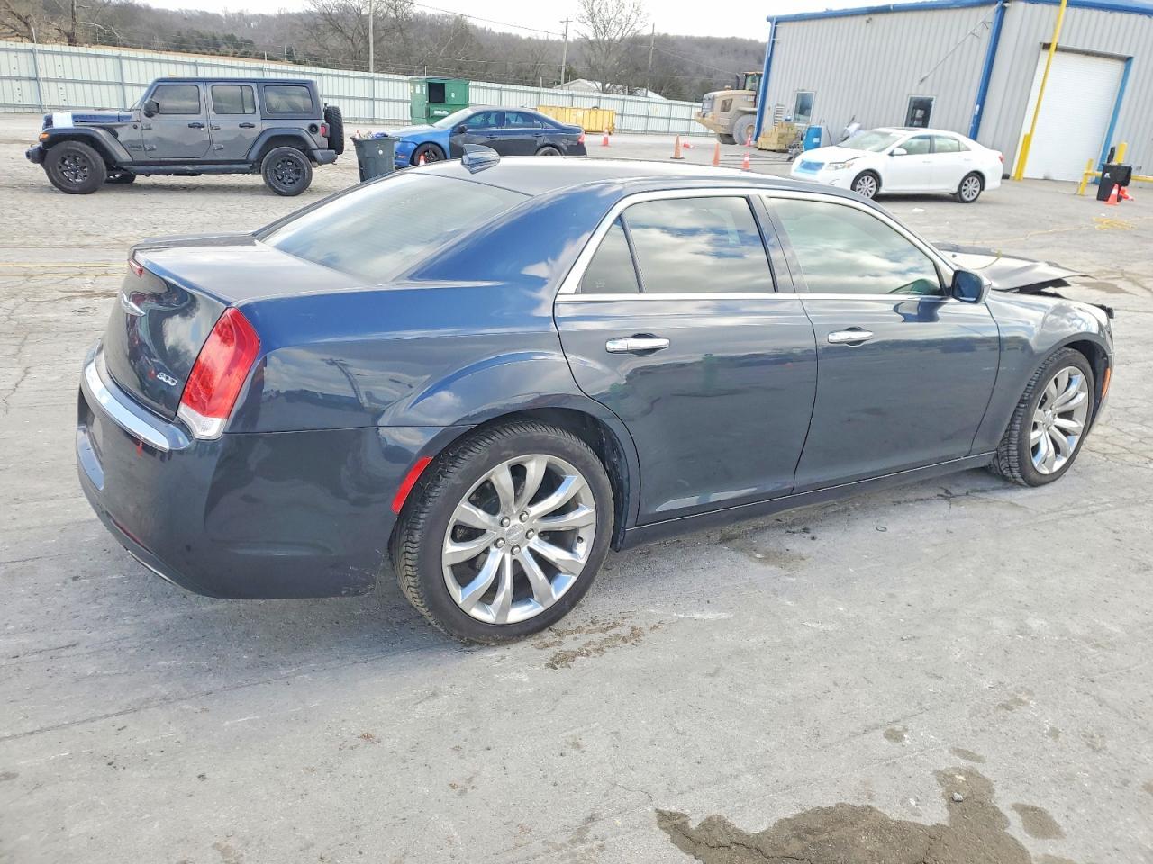 2018 CHRYSLER 300