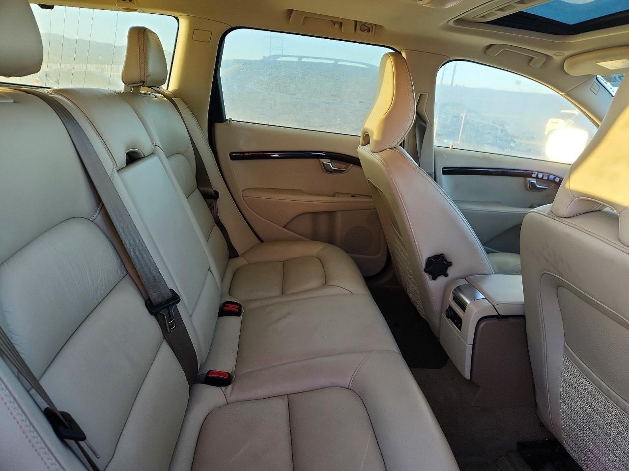 2013 VOLVO XC70