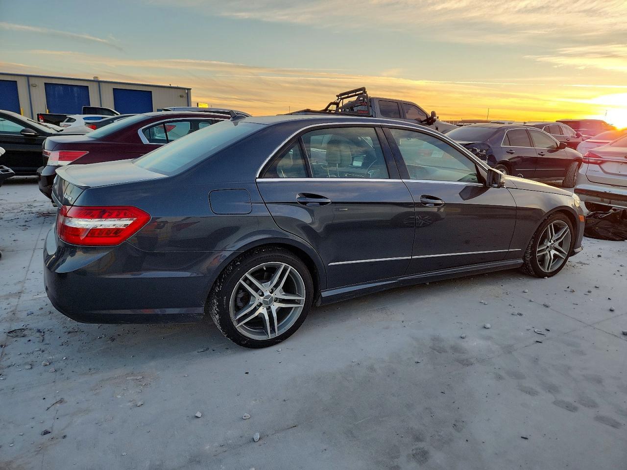 2013 MERCEDES-BENZ E-Class