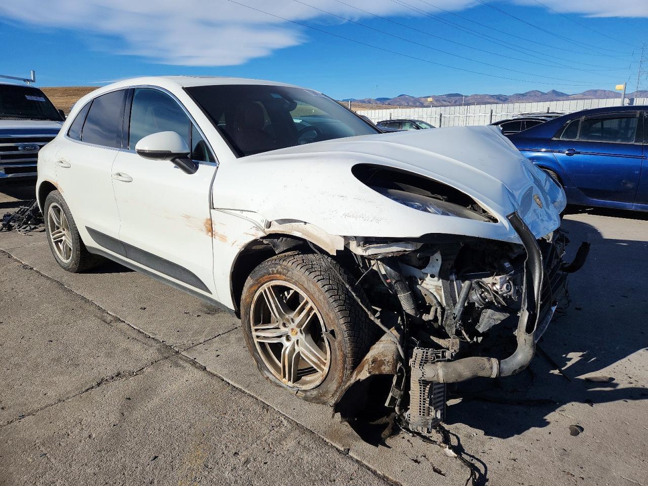 2015 PORSCHE Macan