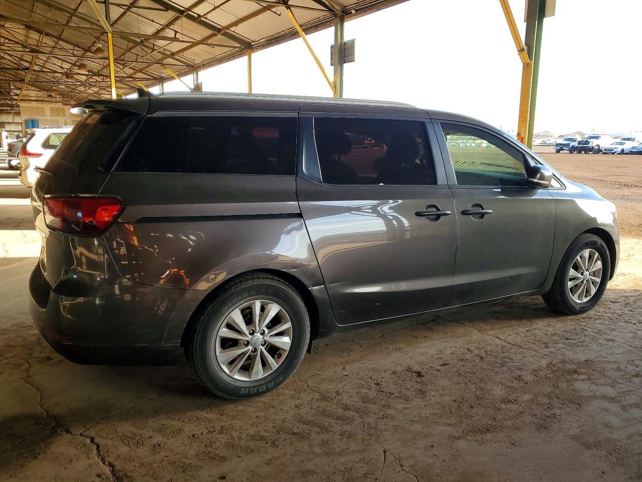 2015 KIA SEDONA