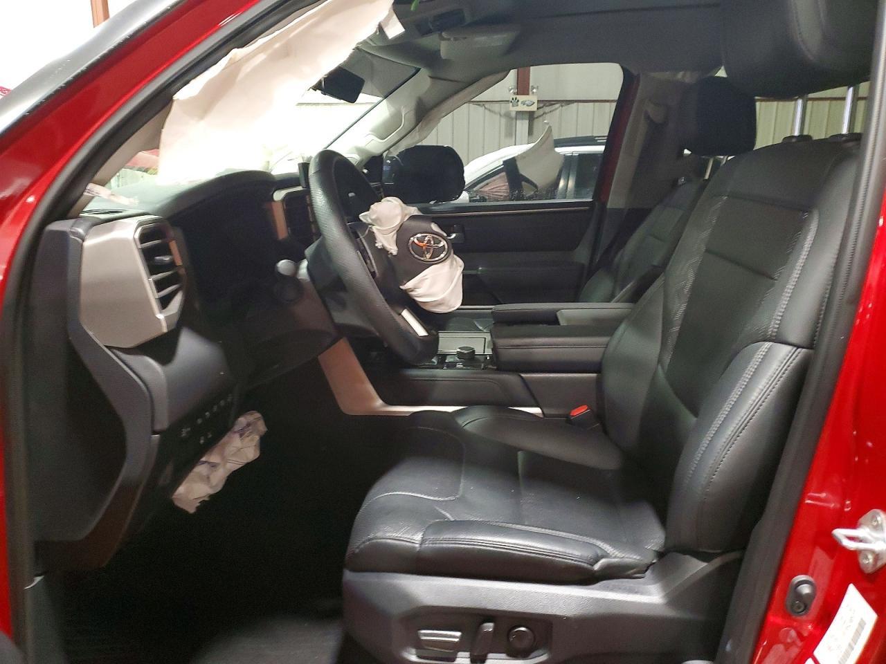 2024 TOYOTA Sequoia