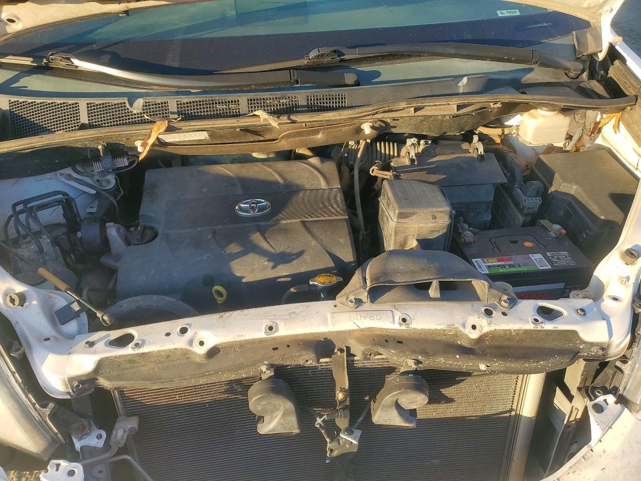 2014 TOYOTA SIENNA