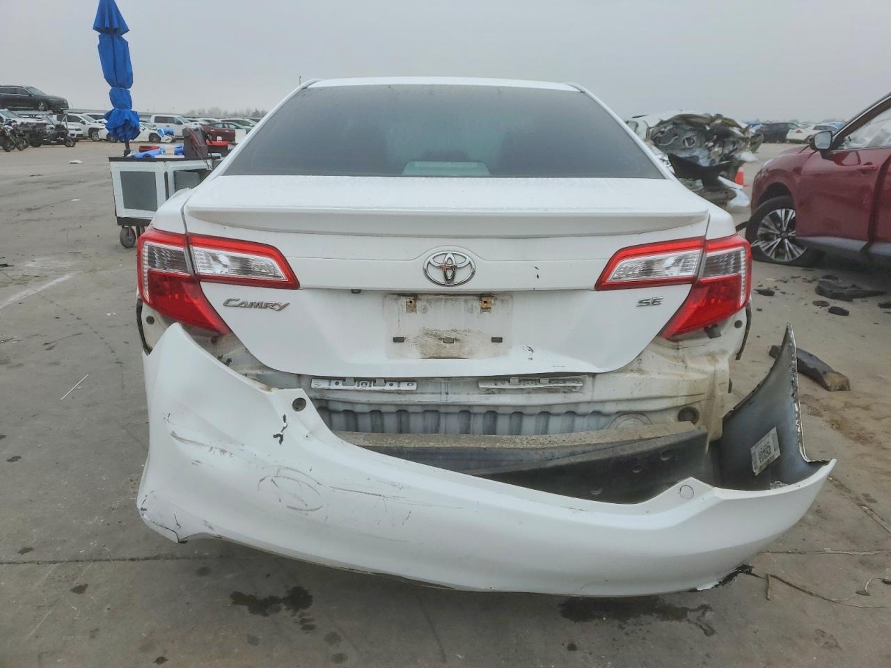 2014 TOYOTA CAMRY