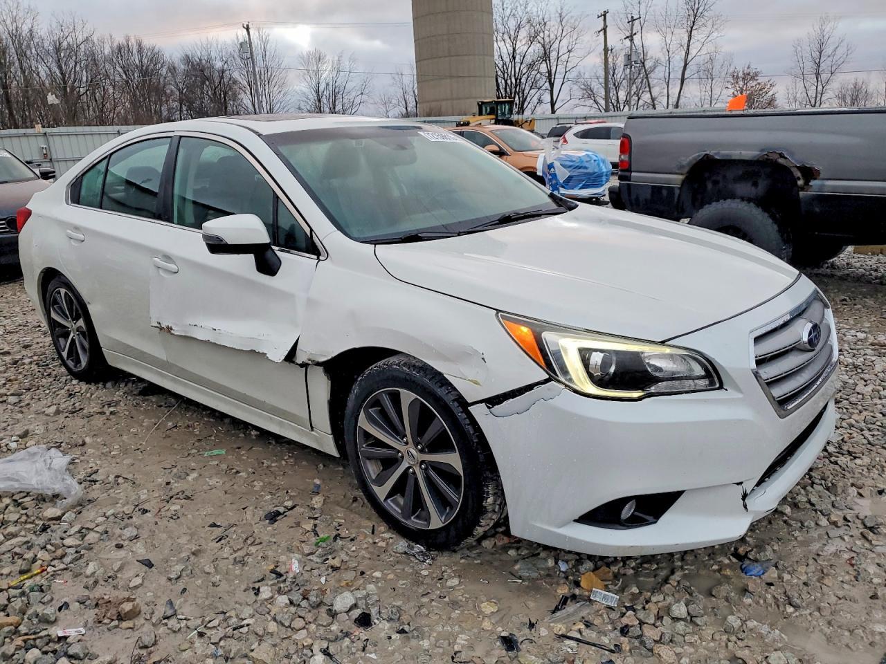 2015 SUBARU Legacy