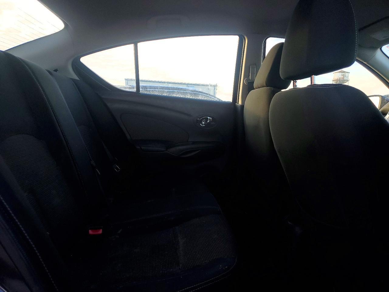 2015 NISSAN VERSA