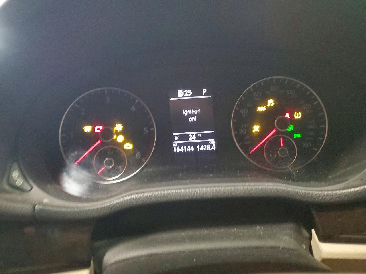 2014 VOLKSWAGEN Passat