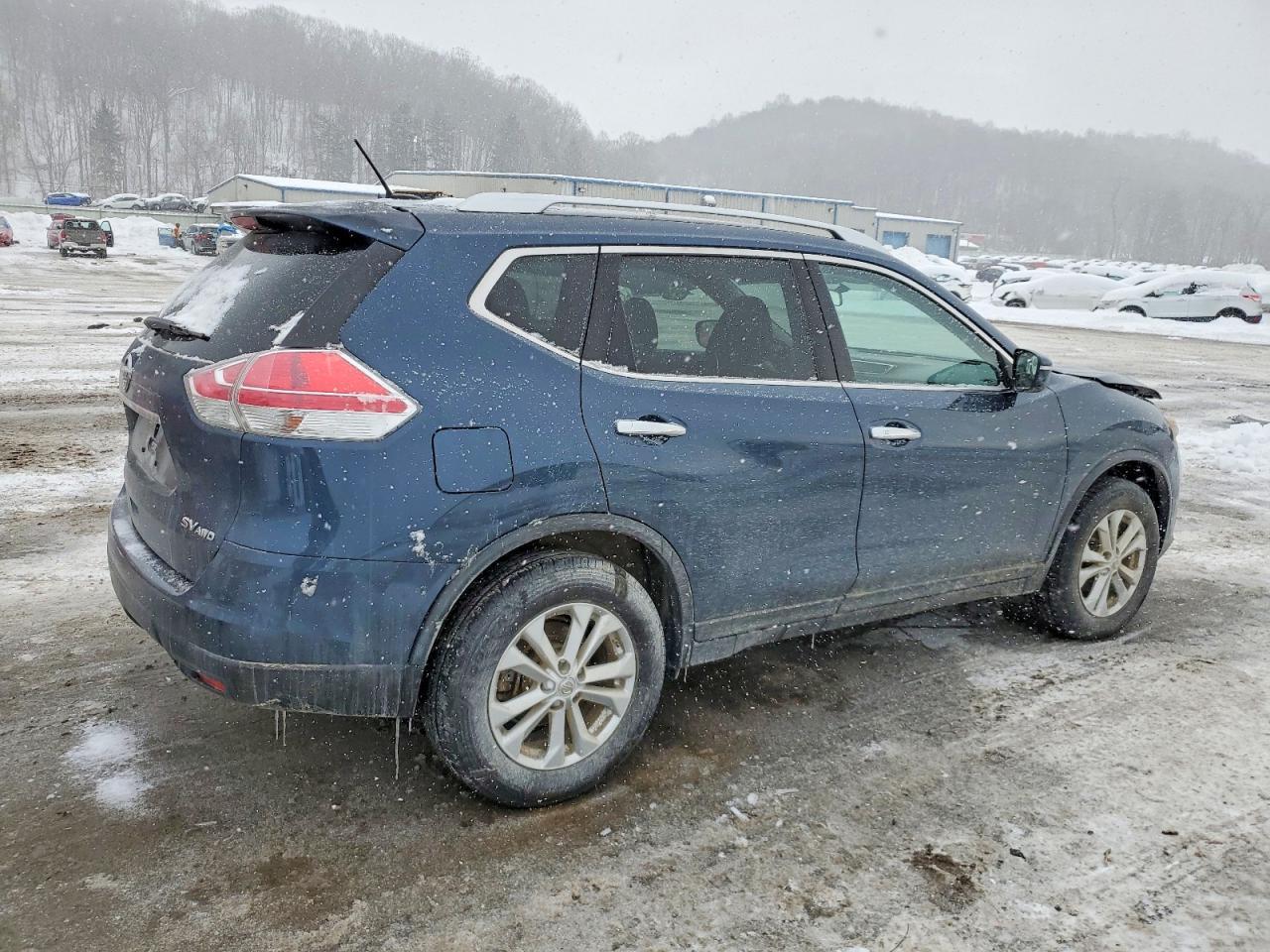 2015 NISSAN ROGUE