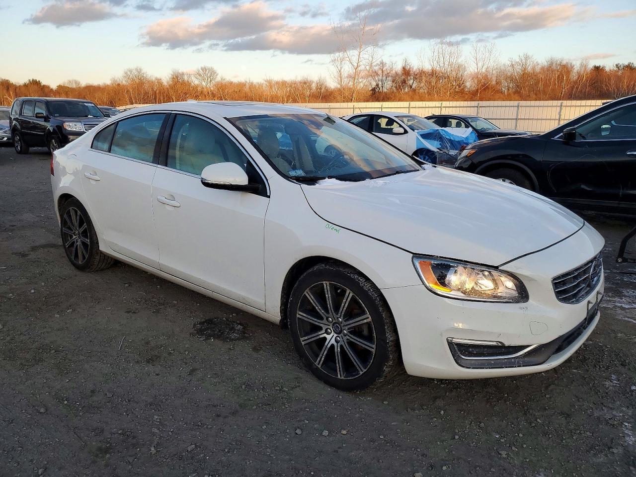 2017 VOLVO S60