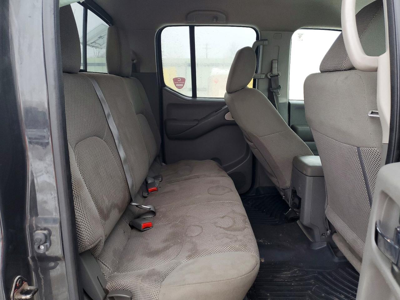 2015 NISSAN Frontier