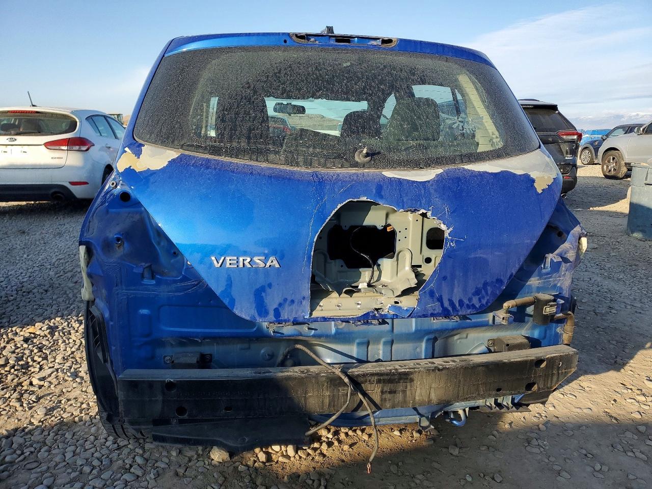 2011 NISSAN VERSA