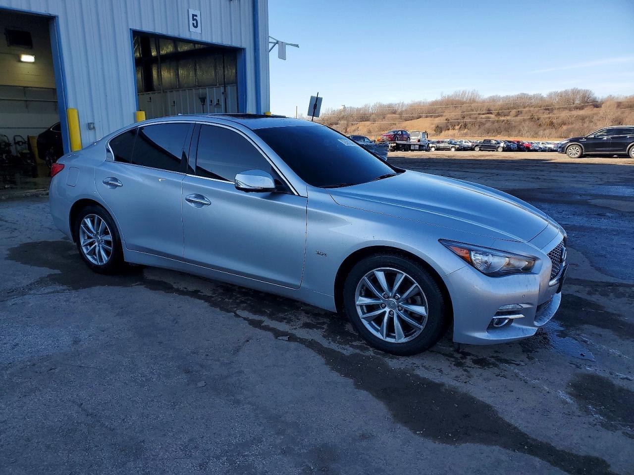 2017 INFINITI Q50