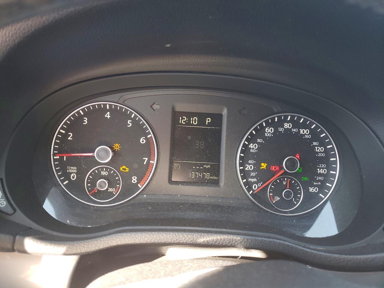 2014 VOLKSWAGEN Passat