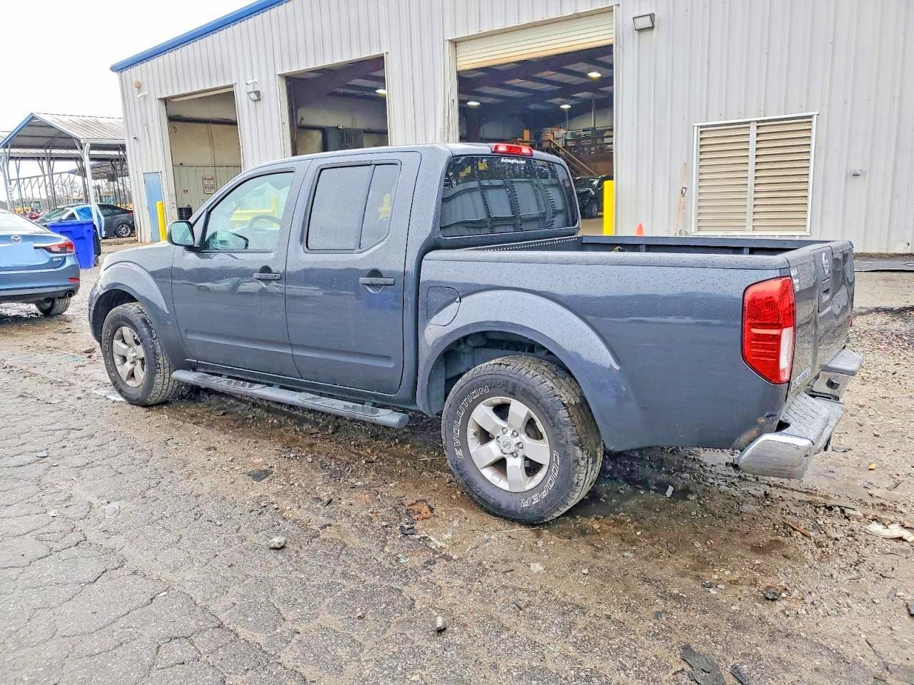 2012 NISSAN Frontier