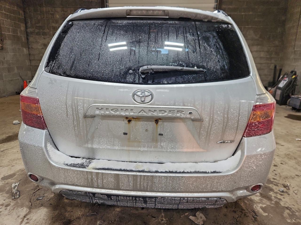 2010 TOYOTA HIGHLANDER