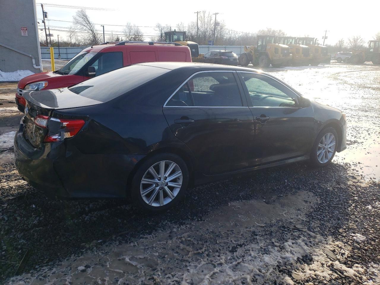 2014 TOYOTA CAMRY