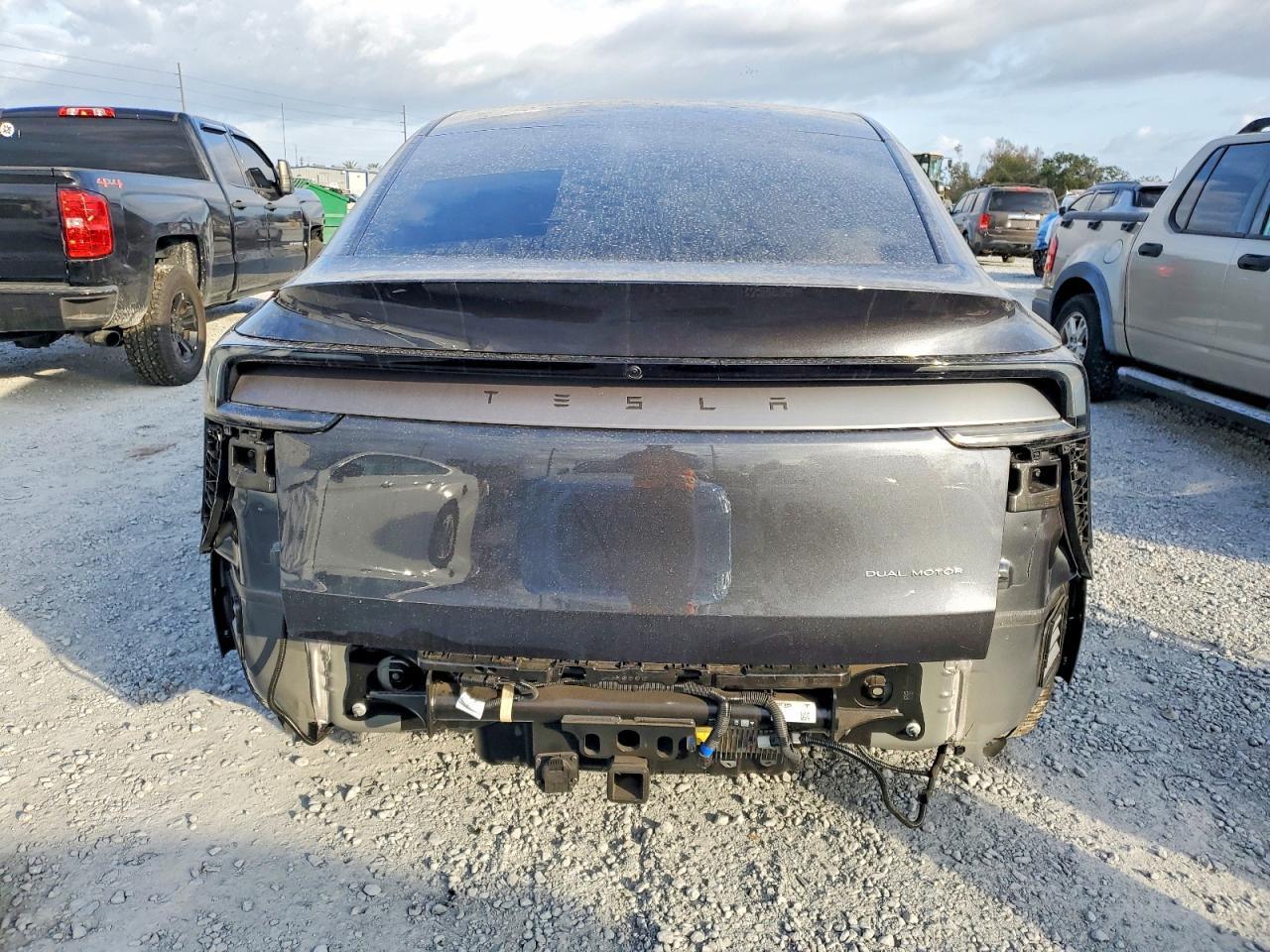 2026 TESLA MODEL Y