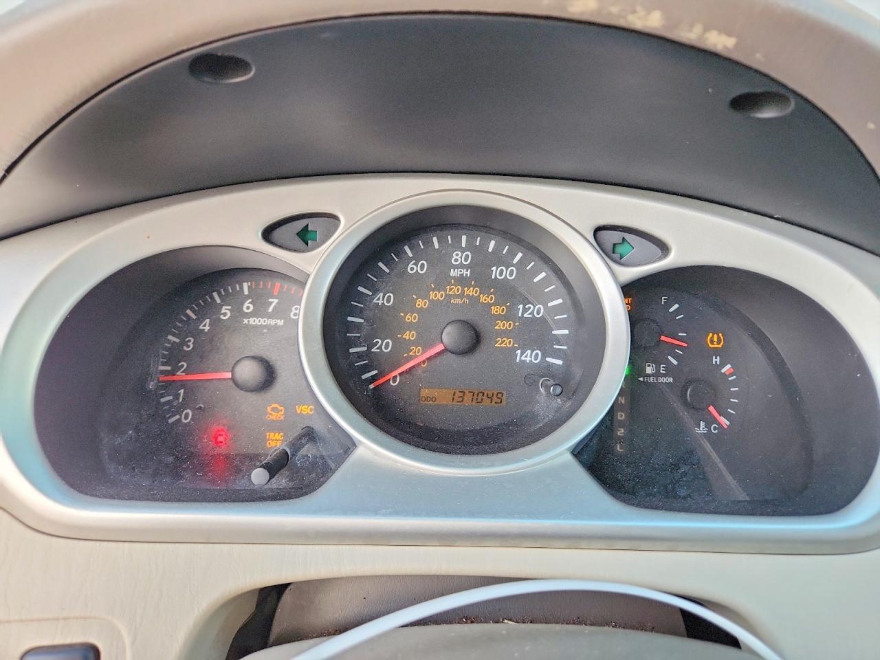 2004 TOYOTA HIGHLANDER