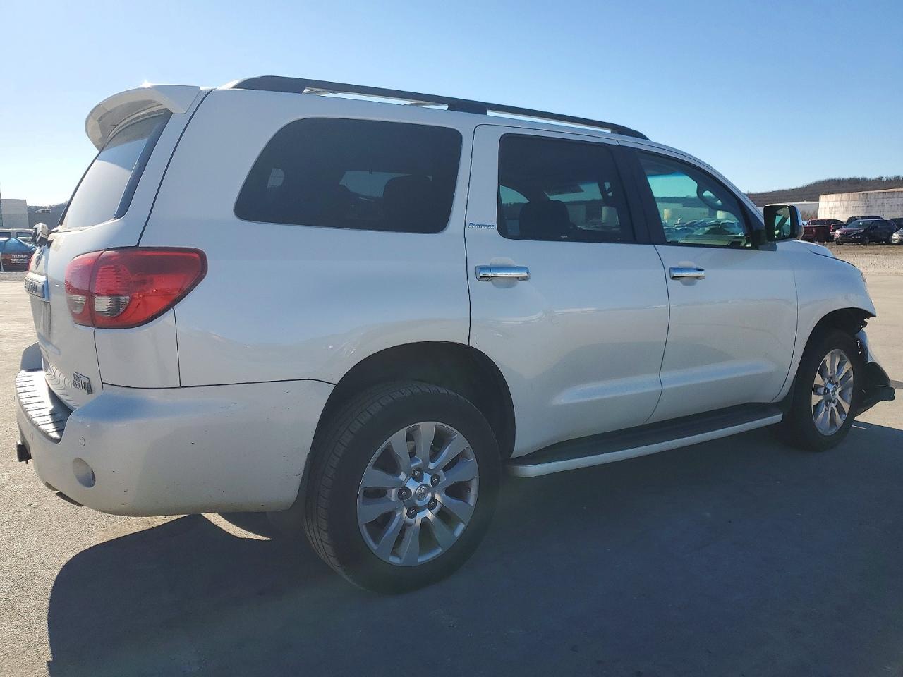 2011 TOYOTA Sequoia