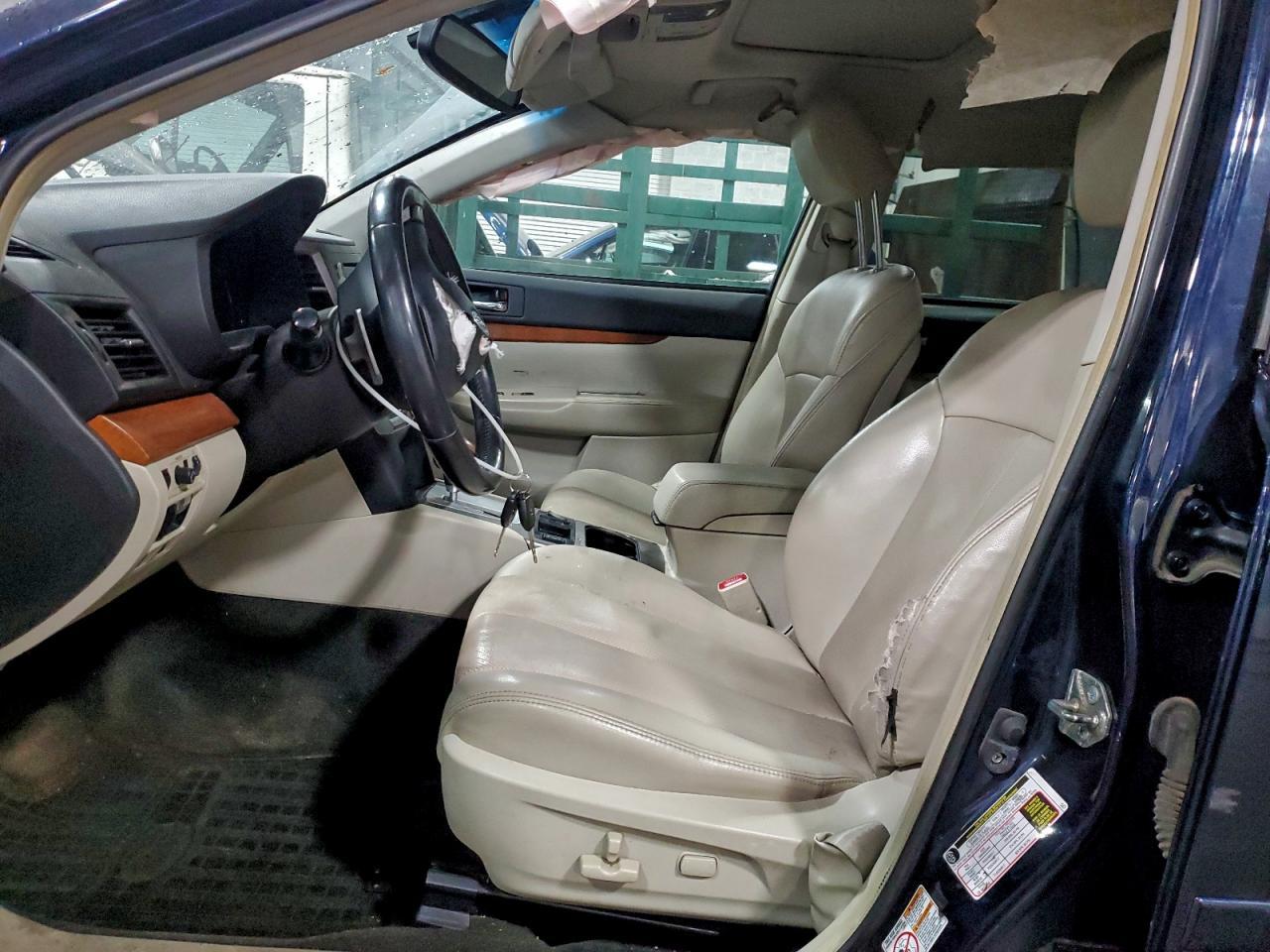2013 SUBARU Outback