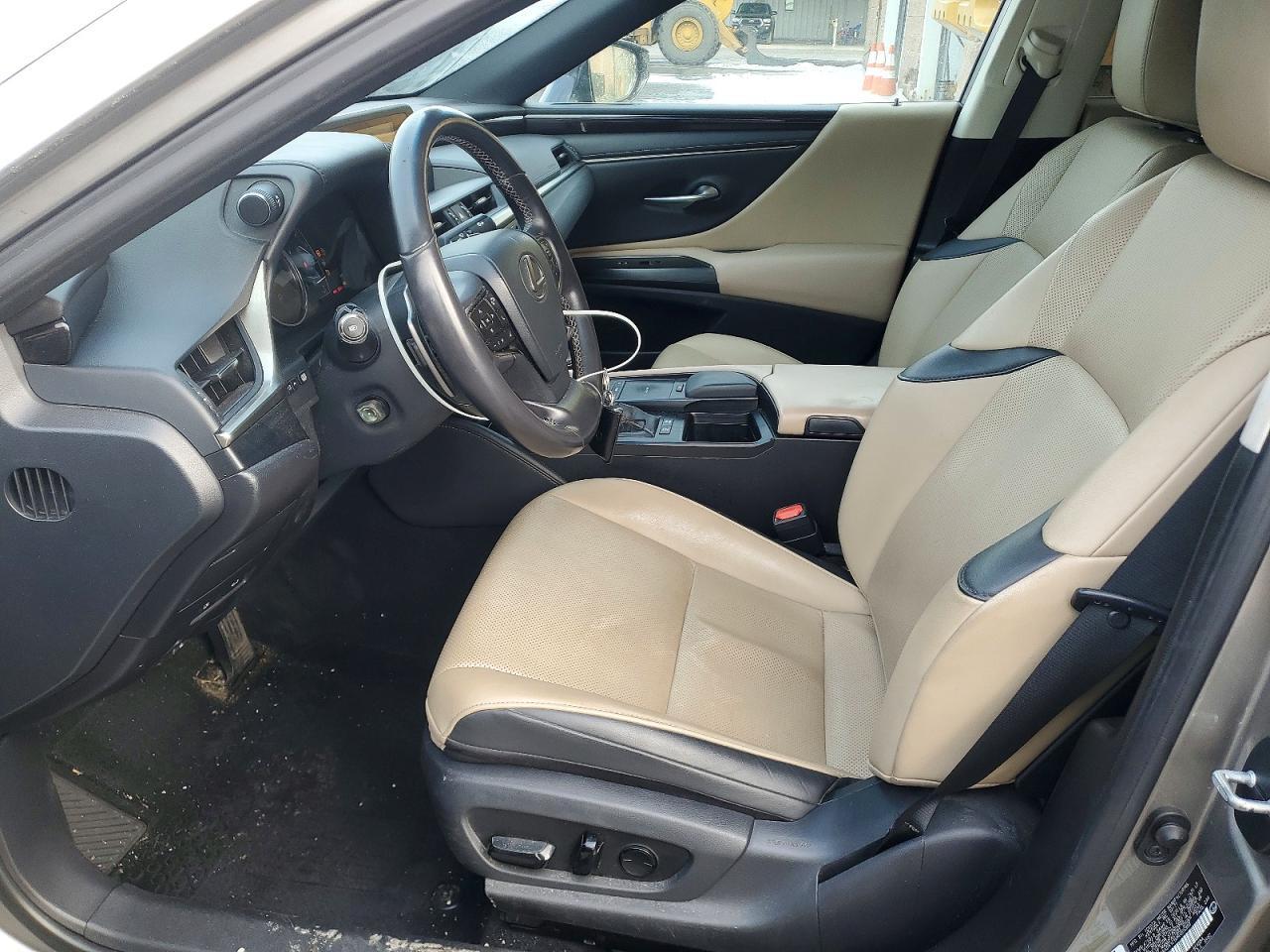 2021 LEXUS ES 300H