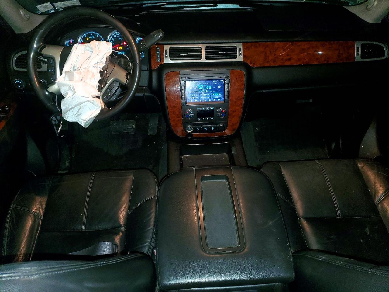 2013 CHEVROLET Suburban