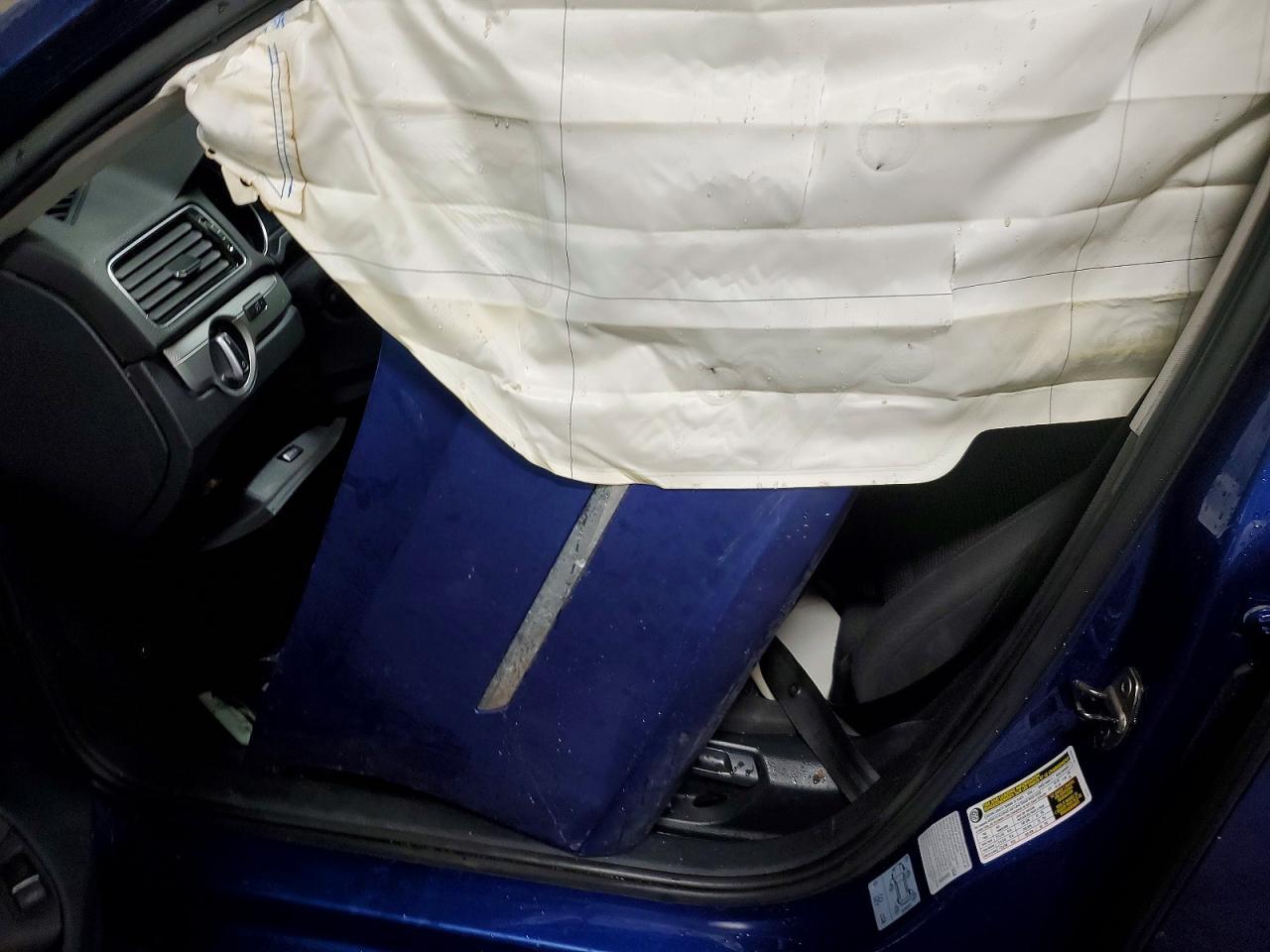 2016 VOLKSWAGEN Passat